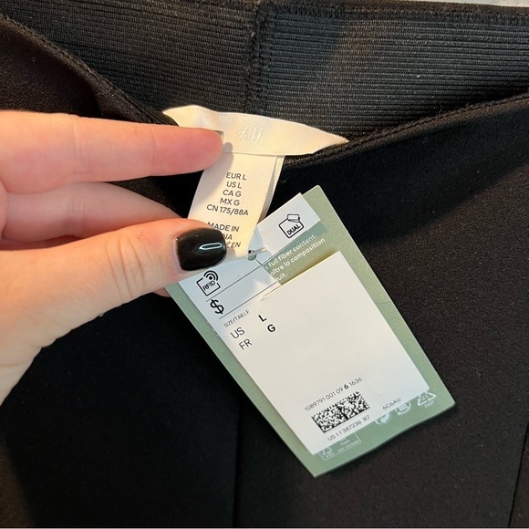 Women’s new H&M black flared slit hem leggings size large L - Picture 7 of 8